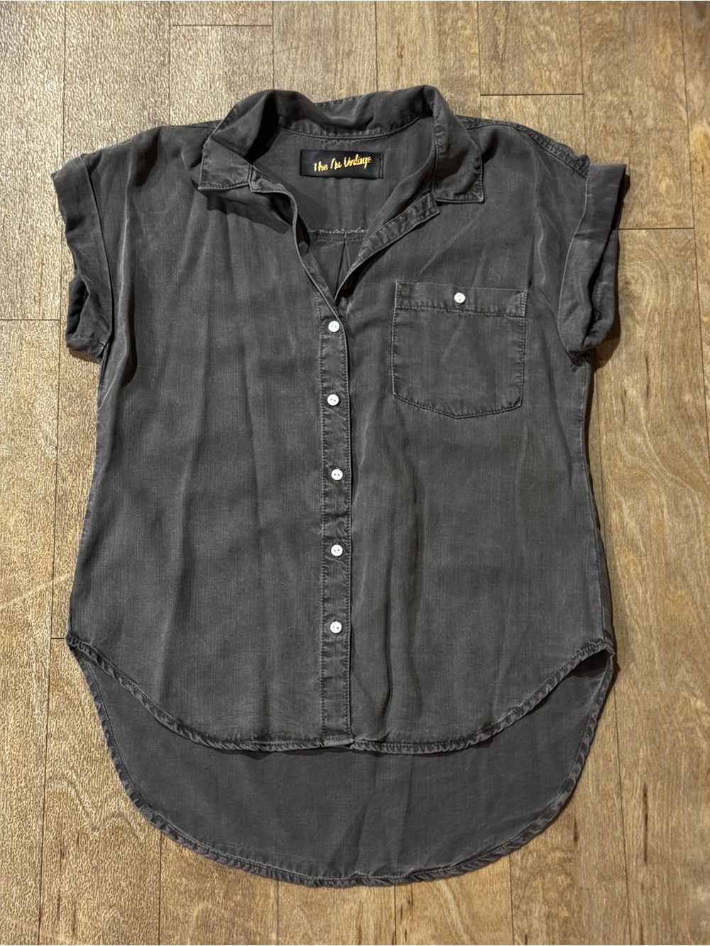 NWOT The Nu Vintage Grey Short Sleeve Denim Button Down Shirt Cuffed Sleeve Sz S
